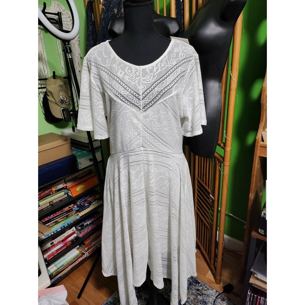 Sugarfox White Lace Handkerchief Hem Dress Medium Boho Short Sleeve Tie Back